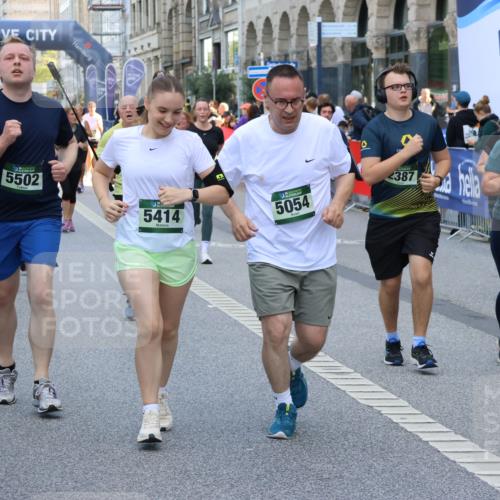 07.09.2025 - BARMER Alsterlauf Strokosch-Dieckow http://msf.ph/oto/8756456 07.09.2025 10:13:58 Ziel 2129, 2166, 2225, 2232, 2296, 2403, 2688, 2712, 2873, 2929, 2930, 3236, 3346, 3503, 3504, 3697, 3734, 3735, 3929, 4213, 4489, 4553, 4699, 5062, 5277, 5278, 5468, 5795, 6145, 6165, 6282, 6284, 6337, 8101, 8120, 8224, 8257 meine-sportfotos.de