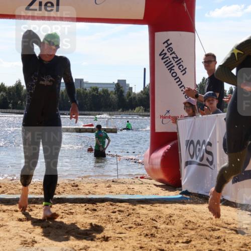 07.09.2025 - 19. Norderstedt Triathlon Luisa Fischer http://msf.ph/oto/8756476 07.09.2025 13:28:26 Schwimmen 366, 984 meine-sportfotos.de