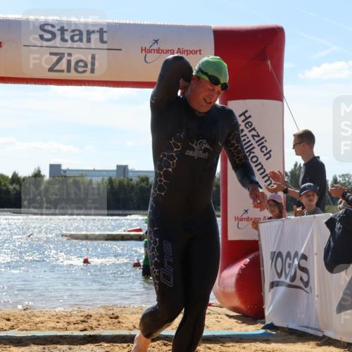 07.09.2025 - 19. Norderstedt Triathlon Luisa Fischer http://msf.ph/oto/8756480 07.09.2025 13:28:27 Schwimmen 366, 984 meine-sportfotos.de