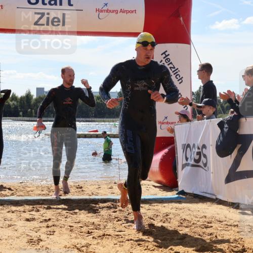 07.09.2025 - 19. Norderstedt Triathlon Luisa Fischer http://msf.ph/oto/8756494 07.09.2025 13:28:42 Schwimmen 962, 979, 1040 meine-sportfotos.de