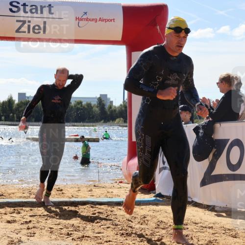 07.09.2025 - 19. Norderstedt Triathlon Luisa Fischer http://msf.ph/oto/8756503 07.09.2025 13:28:42 Schwimmen 962, 979, 1040 meine-sportfotos.de