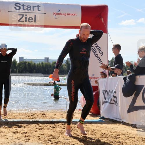 07.09.2025 - 19. Norderstedt Triathlon Luisa Fischer http://msf.ph/oto/8756517 07.09.2025 13:28:43 Schwimmen 962, 979, 1040 meine-sportfotos.de