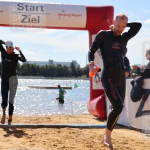 07.09.2025 - 19. Norderstedt Triathlon Luisa Fischer http://msf.ph/oto/8756522 07.09.2025 13:28:44 Schwimmen 962, 979, 1040 meine-sportfotos.de