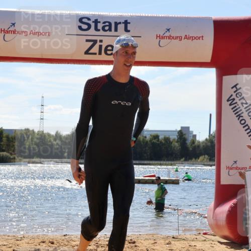07.09.2025 - 19. Norderstedt Triathlon Luisa Fischer http://msf.ph/oto/8756536 07.09.2025 13:28:45 Schwimmen 962, 979, 1040 meine-sportfotos.de