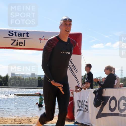 07.09.2025 - 19. Norderstedt Triathlon Luisa Fischer http://msf.ph/oto/8756547 07.09.2025 13:28:46 Schwimmen 962, 979, 1040 meine-sportfotos.de