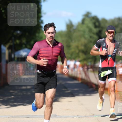 07.09.2025 - 19. Norderstedt Triathlon Michael Strokosch http://msf.ph/oto/8756553 07.09.2025 14:54:13 Laufen 981, 1038, 1465 meine-sportfotos.de