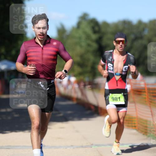 07.09.2025 - 19. Norderstedt Triathlon Michael Strokosch http://msf.ph/oto/8756566 07.09.2025 14:54:13 Laufen 981, 1038, 1465 meine-sportfotos.de
