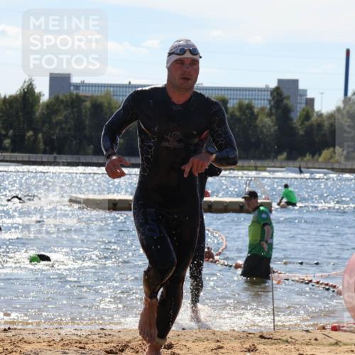 07.09.2025 - 19. Norderstedt Triathlon Luisa Fischer http://msf.ph/oto/8756608 07.09.2025 13:29:27 Schwimmen 972, 1041, 1457 meine-sportfotos.de