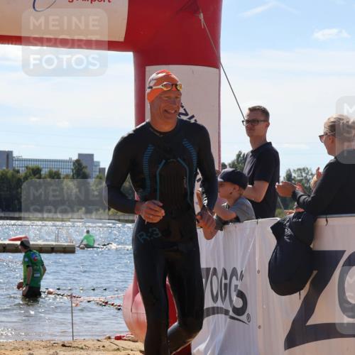 07.09.2025 - 19. Norderstedt Triathlon Luisa Fischer http://msf.ph/oto/8756675 07.09.2025 13:29:34 Schwimmen 422, 1011, 1041, 1457 meine-sportfotos.de