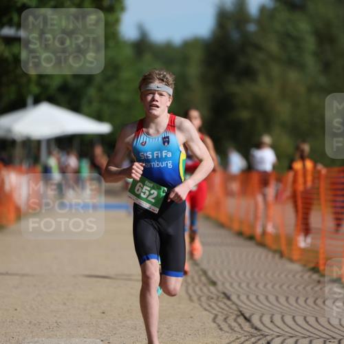 07.09.2025 - 19. Norderstedt Triathlon Michael Strokosch http://msf.ph/oto/8756704 07.09.2025 10:42:33 Laufen 652, 672, 686 meine-sportfotos.de