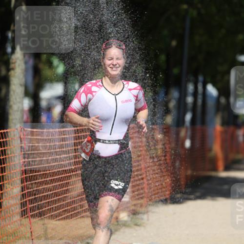 07.09.2025 - 19. Norderstedt Triathlon Michael Strokosch http://msf.ph/oto/8756706 07.09.2025 13:12:28 Laufen 1263 meine-sportfotos.de