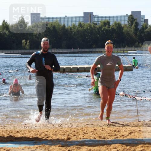 07.09.2025 - 19. Norderstedt Triathlon Luisa Fischer http://msf.ph/oto/8756714 07.09.2025 11:46:30 Schwimmen 244, 258, 724, 737 meine-sportfotos.de