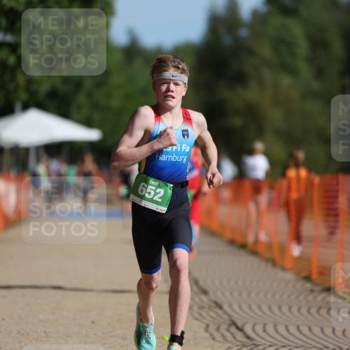 07.09.2025 - 19. Norderstedt Triathlon Michael Strokosch http://msf.ph/oto/8756715 07.09.2025 10:42:33 Laufen 652, 672, 686 meine-sportfotos.de