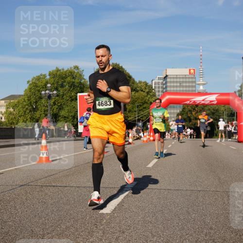 07.09.2025 - BARMER Alsterlauf Yannick Fuchs http://msf.ph/oto/8756720 07.09.2025 09:38:22 Laufen 4683, 6262 meine-sportfotos.de
