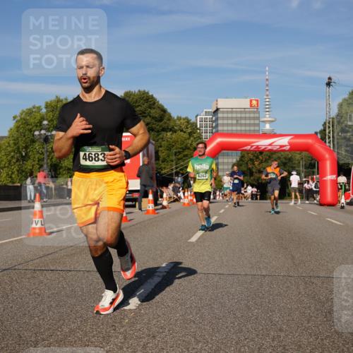 07.09.2025 - BARMER Alsterlauf Yannick Fuchs http://msf.ph/oto/8756739 07.09.2025 09:38:22 Laufen 4683, 6262 meine-sportfotos.de