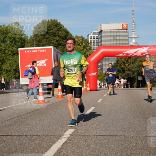 07.09.2025 - BARMER Alsterlauf Yannick Fuchs http://msf.ph/oto/8756749 07.09.2025 09:38:24 Laufen 6262, 5, 5344, 422 meine-sportfotos.de