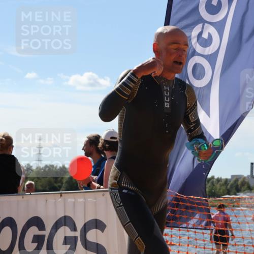 07.09.2025 - 19. Norderstedt Triathlon Luisa Fischer http://msf.ph/oto/8756753 07.09.2025 13:29:51 Schwimmen 988 meine-sportfotos.de