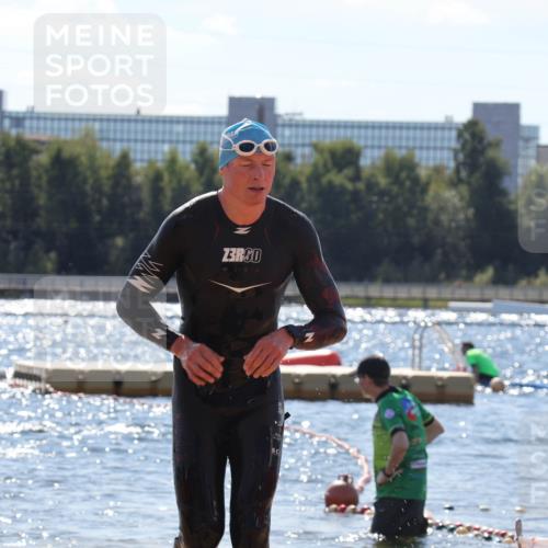 07.09.2025 - 19. Norderstedt Triathlon Luisa Fischer http://msf.ph/oto/8756757 07.09.2025 13:29:56 Schwimmen 978, 988 meine-sportfotos.de