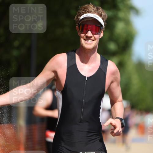 07.09.2025 - 19. Norderstedt Triathlon Michael Strokosch http://msf.ph/oto/8756780 07.09.2025 12:50:34 Laufen 182, 236, 308, 1307 meine-sportfotos.de