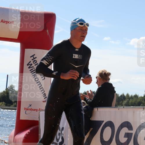 07.09.2025 - 19. Norderstedt Triathlon Luisa Fischer http://msf.ph/oto/8756791 07.09.2025 13:29:58 Schwimmen 978, 988 meine-sportfotos.de