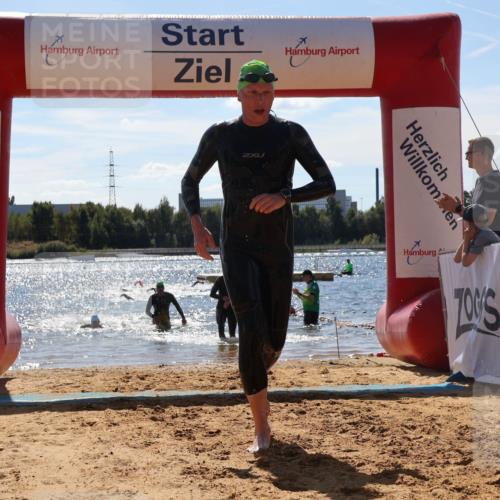 07.09.2025 - 19. Norderstedt Triathlon Luisa Fischer http://msf.ph/oto/8756816 07.09.2025 13:30:14 Schwimmen 986, 1009 meine-sportfotos.de