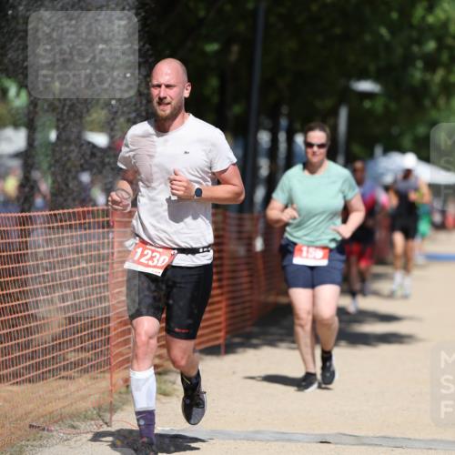 07.09.2025 - 19. Norderstedt Triathlon Michael Strokosch http://msf.ph/oto/8756819 07.09.2025 13:12:36 Laufen 156, 1230, 1322, 1328 meine-sportfotos.de