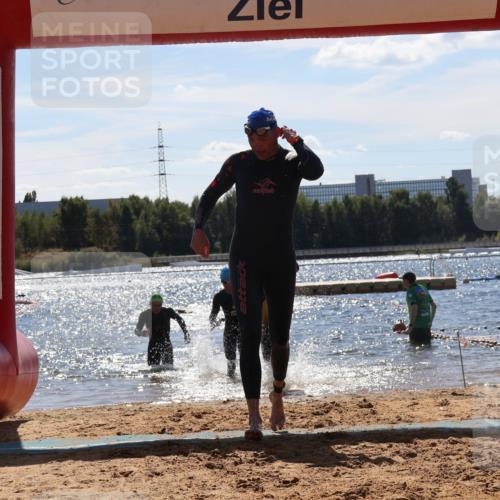 07.09.2025 - 19. Norderstedt Triathlon Luisa Fischer http://msf.ph/oto/8756850 07.09.2025 13:30:19 Schwimmen 980, 981, 986, 1009 meine-sportfotos.de