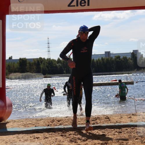 07.09.2025 - 19. Norderstedt Triathlon Luisa Fischer http://msf.ph/oto/8756855 07.09.2025 13:30:20 Schwimmen 980, 981, 986, 1009, 1018 meine-sportfotos.de