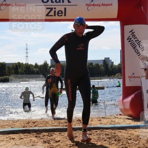07.09.2025 - 19. Norderstedt Triathlon Luisa Fischer http://msf.ph/oto/8756865 07.09.2025 13:30:20 Schwimmen 980, 981, 986, 1009, 1018 meine-sportfotos.de
