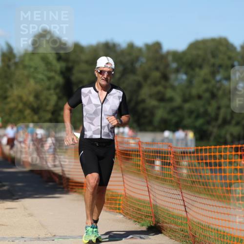 07.09.2025 - 19. Norderstedt Triathlon Michael Strokosch http://msf.ph/oto/8756879 07.09.2025 14:54:41 Laufen 964 meine-sportfotos.de