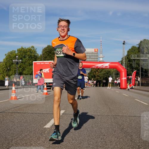 07.09.2025 - BARMER Alsterlauf Yannick Fuchs http://msf.ph/oto/8756880 07.09.2025 09:38:27 Laufen 4226, 5344 meine-sportfotos.de