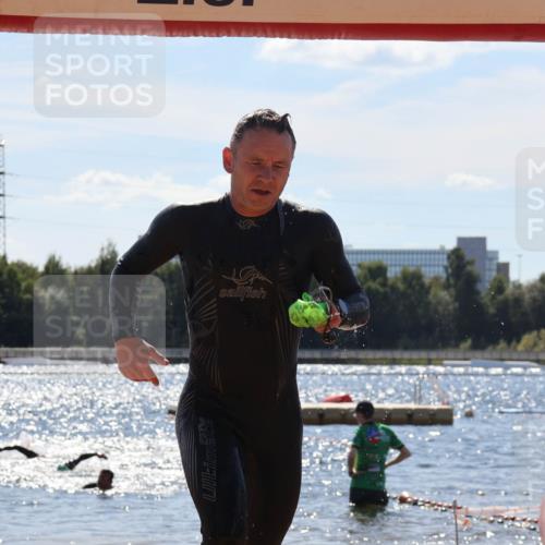 07.09.2025 - 19. Norderstedt Triathlon Luisa Fischer http://msf.ph/oto/8756903 07.09.2025 13:30:27 Schwimmen 980, 981, 1009, 1018 meine-sportfotos.de