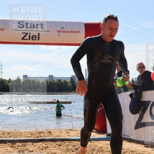 07.09.2025 - 19. Norderstedt Triathlon Luisa Fischer http://msf.ph/oto/8756917 07.09.2025 13:30:28 Schwimmen 980, 981, 1009, 1018 meine-sportfotos.de