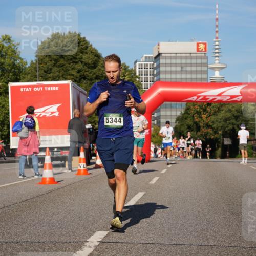 07.09.2025 - BARMER Alsterlauf Yannick Fuchs http://msf.ph/oto/8756918 07.09.2025 09:38:28 Laufen 5344, 51 meine-sportfotos.de