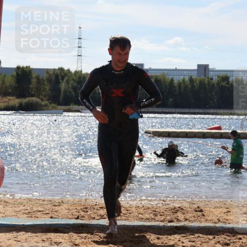 07.09.2025 - 19. Norderstedt Triathlon Luisa Fischer http://msf.ph/oto/8756944 07.09.2025 13:30:39 Schwimmen 1039 meine-sportfotos.de