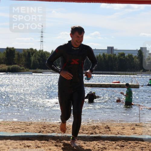 07.09.2025 - 19. Norderstedt Triathlon Luisa Fischer http://msf.ph/oto/8756949 07.09.2025 13:30:39 Schwimmen 1039 meine-sportfotos.de