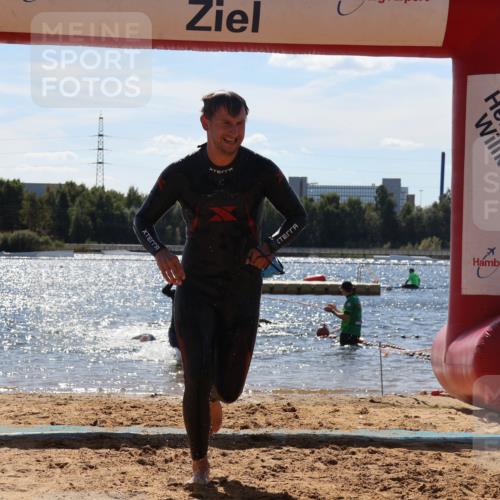 07.09.2025 - 19. Norderstedt Triathlon Luisa Fischer http://msf.ph/oto/8756953 07.09.2025 13:30:40 Schwimmen 1039 meine-sportfotos.de