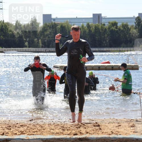 07.09.2025 - 19. Norderstedt Triathlon Luisa Fischer http://msf.ph/oto/8756977 07.09.2025 13:30:45 Schwimmen 958, 971, 1039 meine-sportfotos.de