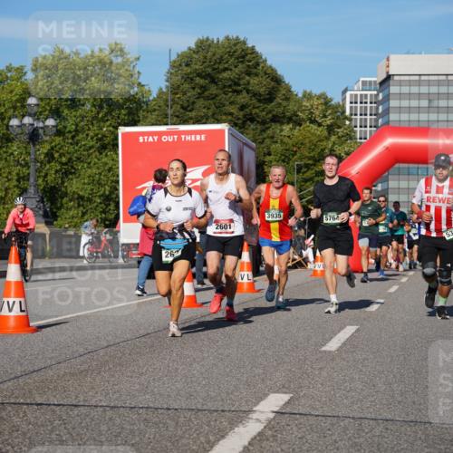07.09.2025 - BARMER Alsterlauf Yannick Fuchs http://msf.ph/oto/8757015 07.09.2025 09:38:41 Laufen 26, 2601, 3935, 5764, 5355 meine-sportfotos.de