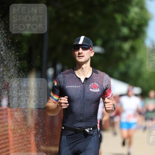 07.09.2025 - 19. Norderstedt Triathlon Michael Strokosch http://msf.ph/oto/8757019 07.09.2025 12:50:43 Laufen 182, 792, 803, 1220, 1293, 1378 meine-sportfotos.de