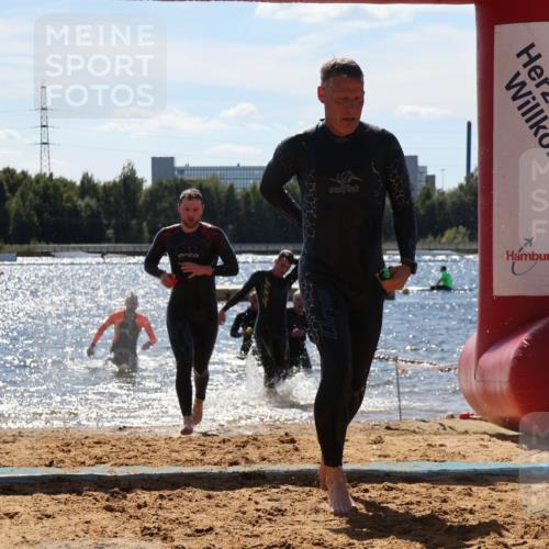 07.09.2025 - 19. Norderstedt Triathlon Luisa Fischer http://msf.ph/oto/8757020 07.09.2025 13:30:47 Schwimmen 958, 971, 995, 1039 meine-sportfotos.de