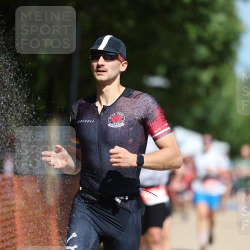07.09.2025 - 19. Norderstedt Triathlon Michael Strokosch http://msf.ph/oto/8757029 07.09.2025 12:50:44 Laufen 182, 792, 803, 1220, 1293, 1378 meine-sportfotos.de