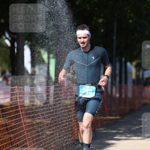 07.09.2025 - 19. Norderstedt Triathlon Michael Strokosch http://msf.ph/oto/8757115 07.09.2025 14:55:01 Laufen 398, 900 meine-sportfotos.de