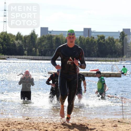 07.09.2025 - 19. Norderstedt Triathlon Luisa Fischer http://msf.ph/oto/8757147 07.09.2025 13:32:20 Schwimmen 993, 1010, 1416 meine-sportfotos.de