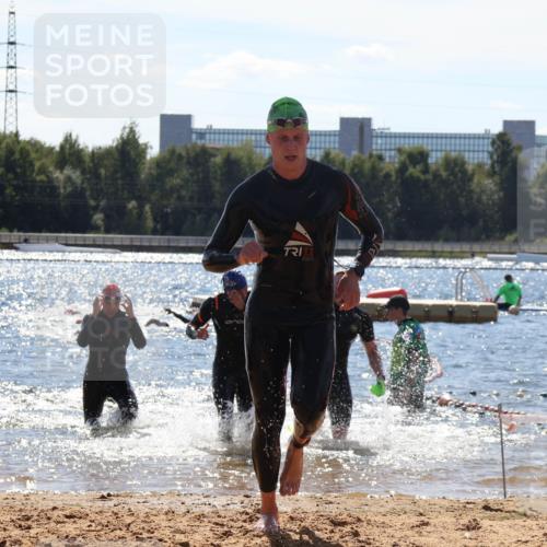 07.09.2025 - 19. Norderstedt Triathlon Luisa Fischer http://msf.ph/oto/8757152 07.09.2025 13:32:21 Schwimmen 993, 1010, 1416 meine-sportfotos.de