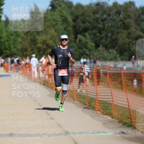 07.09.2025 - 19. Norderstedt Triathlon Michael Strokosch http://msf.ph/oto/8757171 07.09.2025 13:12:58 Laufen 250 meine-sportfotos.de
