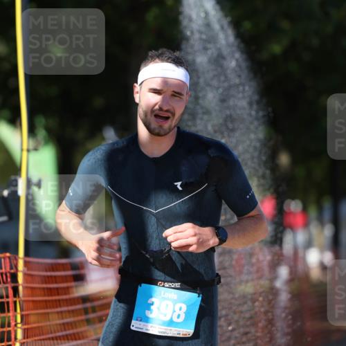 07.09.2025 - 19. Norderstedt Triathlon Michael Strokosch http://msf.ph/oto/8757175 07.09.2025 14:55:03 Laufen 398, 900 meine-sportfotos.de