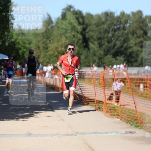 07.09.2025 - 19. Norderstedt Triathlon Michael Strokosch http://msf.ph/oto/8757209 07.09.2025 14:55:16 Laufen 908, 976, 1027 meine-sportfotos.de