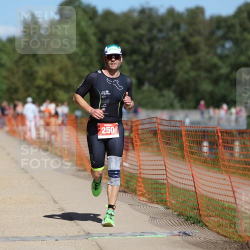 07.09.2025 - 19. Norderstedt Triathlon Michael Strokosch http://msf.ph/oto/8757238 07.09.2025 13:12:59 Laufen 250 meine-sportfotos.de