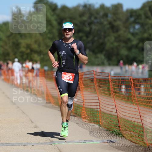 07.09.2025 - 19. Norderstedt Triathlon Michael Strokosch http://msf.ph/oto/8757252 07.09.2025 13:13:00 Laufen 250 meine-sportfotos.de